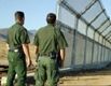 Agentes migratorios de EUA varían estrategias en cuotas de deportación