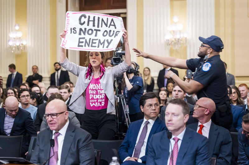 Activistas interrumpen la primera sesión del comité de EE.UU. sobre China