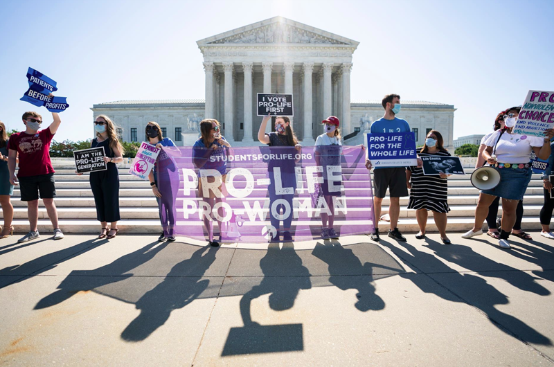 El futuro del aborto en EE.UU. llega mañana al Supremo en un caso decisivo