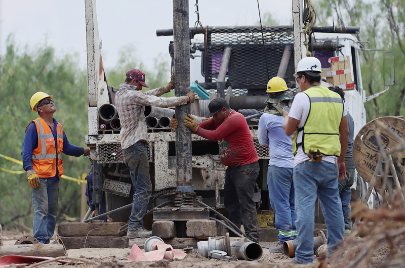 México busca ayuda de empresas extranjeras para el rescate de los 10 mineros    