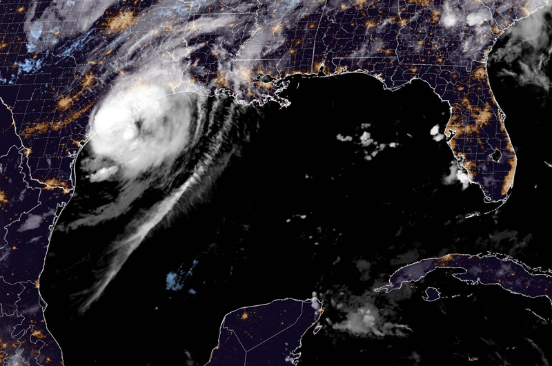 Beryl toca tierra como huracán cerca de Matagorda, en la costa de Texas