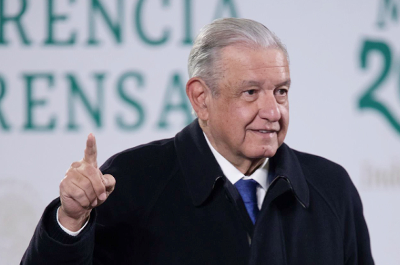 A López Obrador le 