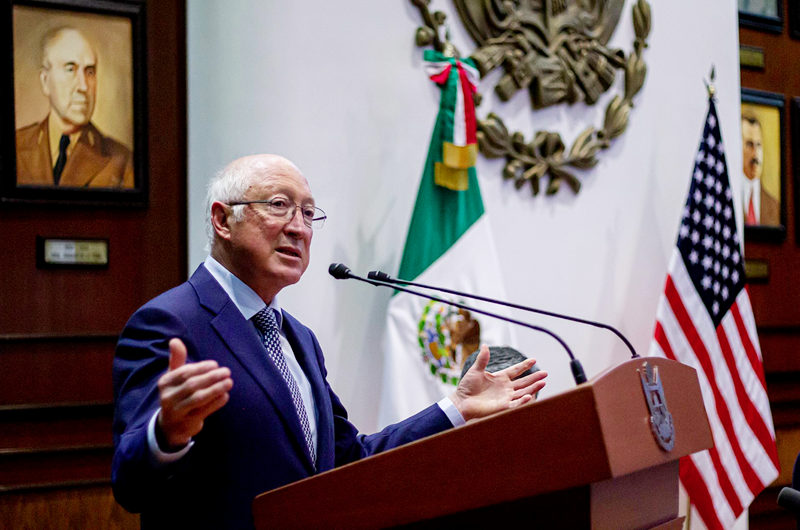 López Obrador defiende al embajador de EEUU de las críticas en Washington