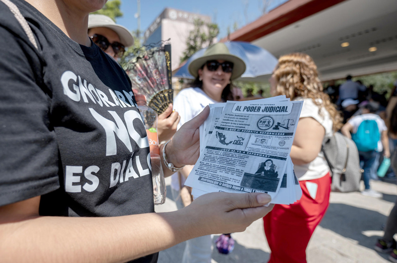 Jueces protestan en el norte de México contra la reforma judicial de López Obrador