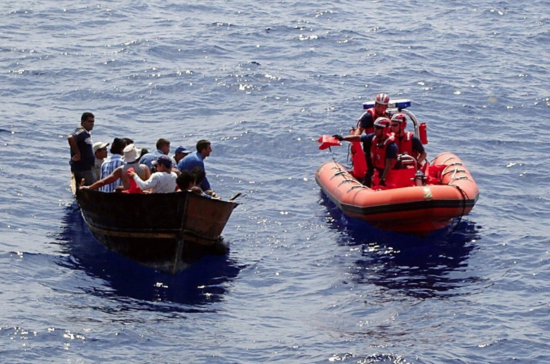 Estados Unidos repatría a 51 migrantes cubanos interceptados en el mar