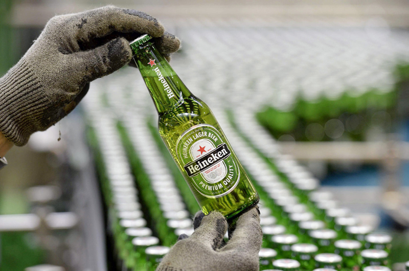 La mexicana Femsa anuncia venta de acciones de Heineken por 3.529 millones de dólares 