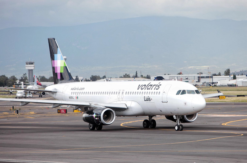 Un pasajero intenta apoderarse de avión y desviarlo de México a Estados Unidos