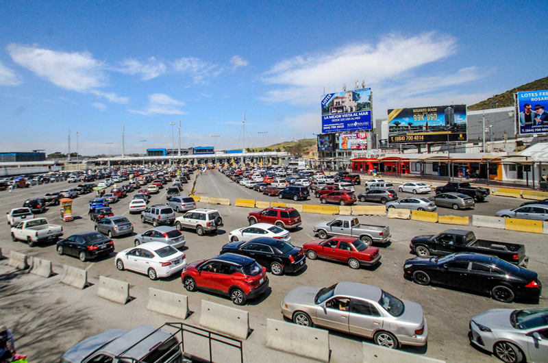 El alto costo de la vivienda en California lleva a muchos a vivir en Tijuana, México