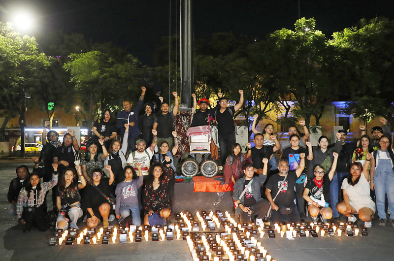 Honran a periodistas asesinados con un memorial en medio de una velada en oeste de México