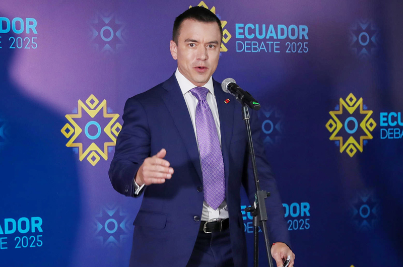 El presidente de Ecuador anuncia aranceles del 27 % para las importaciones de México 