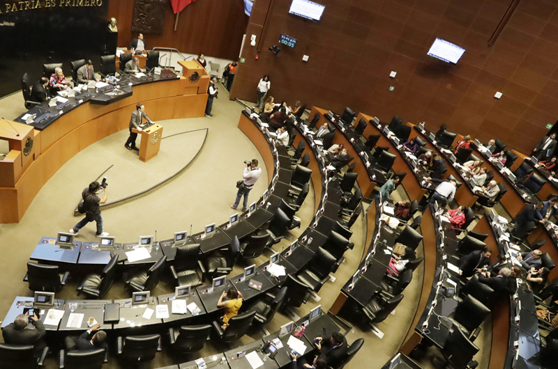 Militarización de Guardia Nacional y derechos indígenas avanzan en el Senado mexicano 