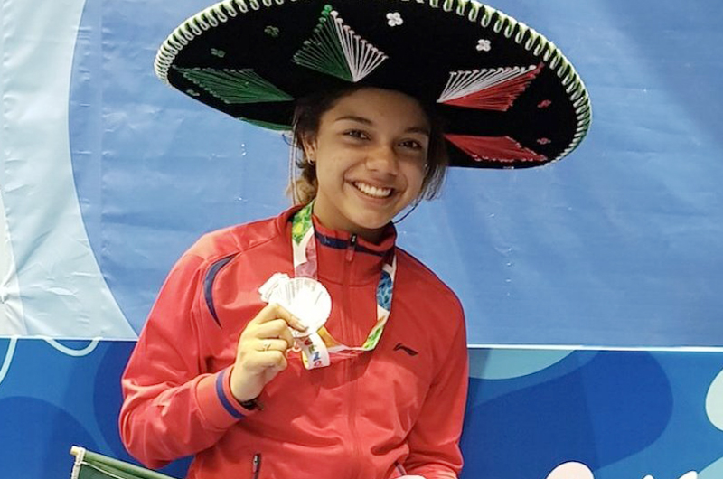 Mexicana Natalia Botello consigue plata olímpica en esgrima