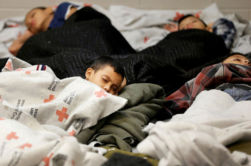 Jueza de EUA niega ampliar tiempo de detención de menores indocumentados
