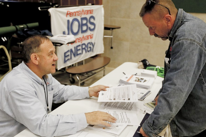 Solicitudes de desempleo en EUA suman 1.9 millones esta semana