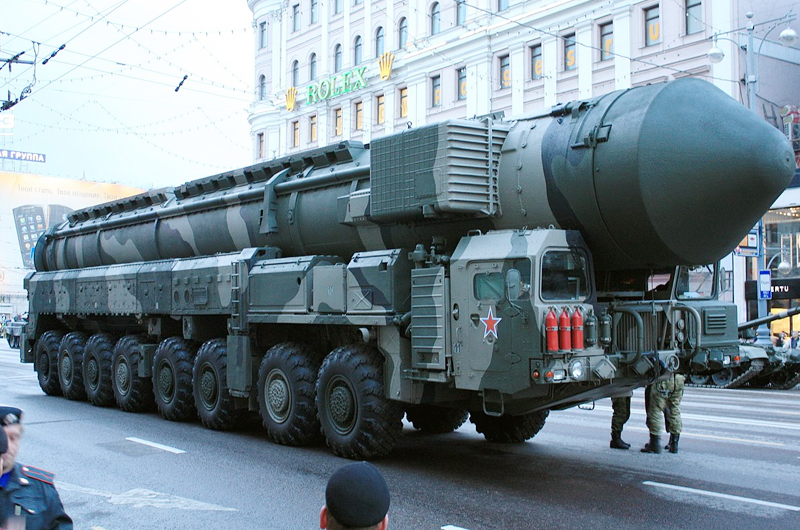 Amenaza Rusia con fabricar misiles nucleares si EUA se retira de tratado