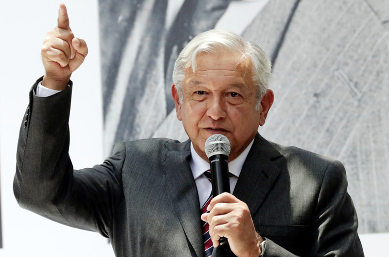 López Obrador reprocha uso político de la pandemia