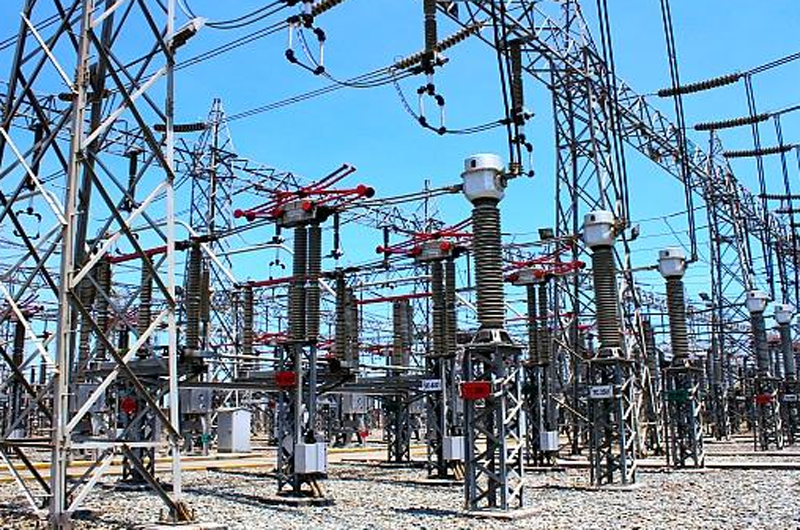 Gobierno venezolano anuncia restablecimiento total de energía eléctrica