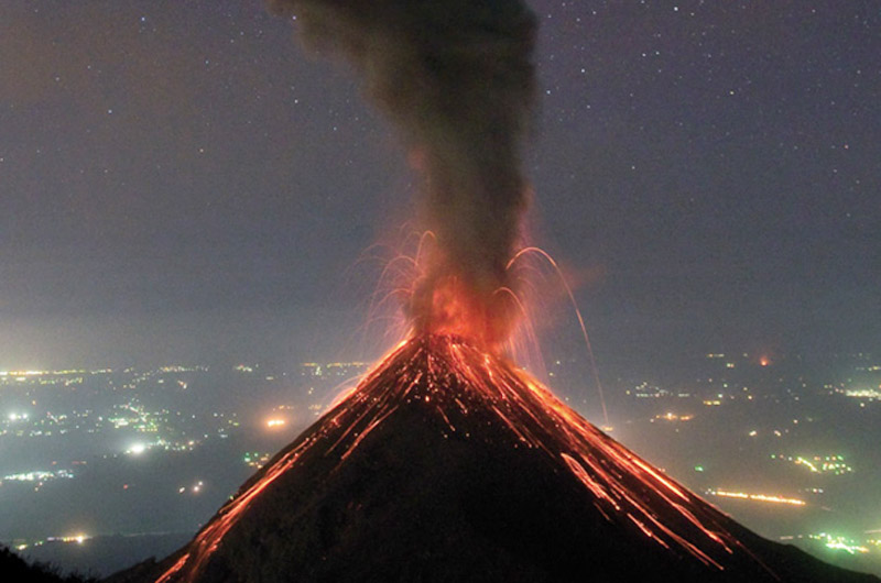 Se eleva a 69 el número de muertos por erupción del volcán de Fuego