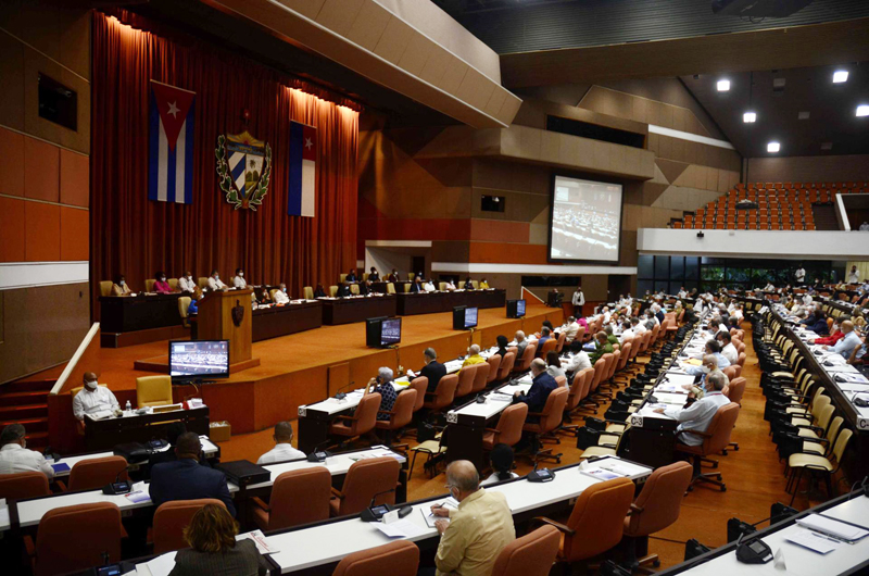 Periodistas independientes y ONG encienden alarmas por la ley cubana para regular medios 
