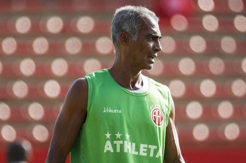 Romário: “Hoy haría más de 2.000 goles porque los jugadores son muy burros” 