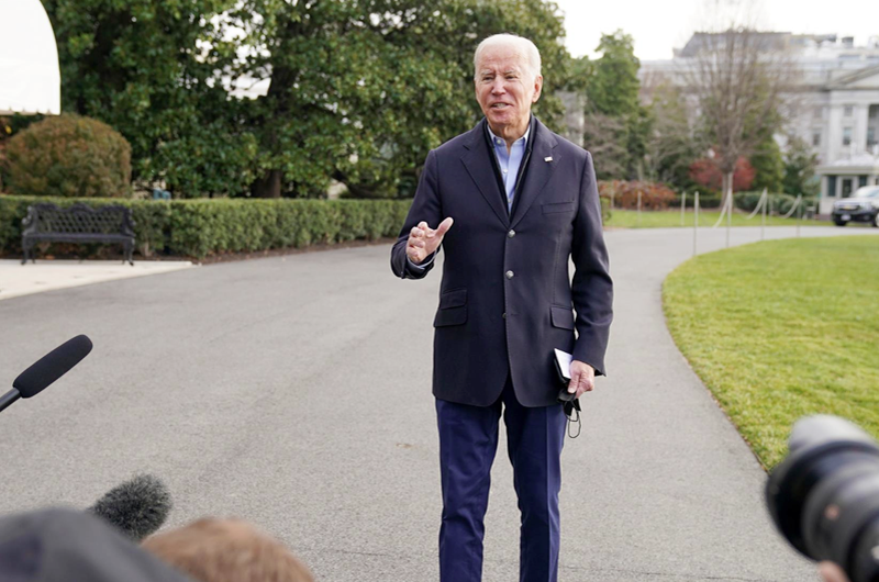 Biden dice que exasesor de Trump se “merece” ser declarado en desacato