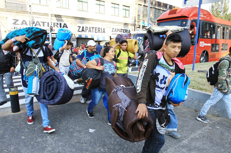 Con sueldos de hasta cinco mil pesos ofrecen empleos a migrantes 