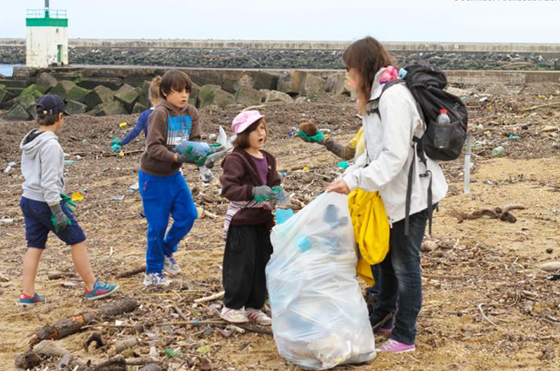 Menores deben aprender a reducir contaminación plástica: ONU