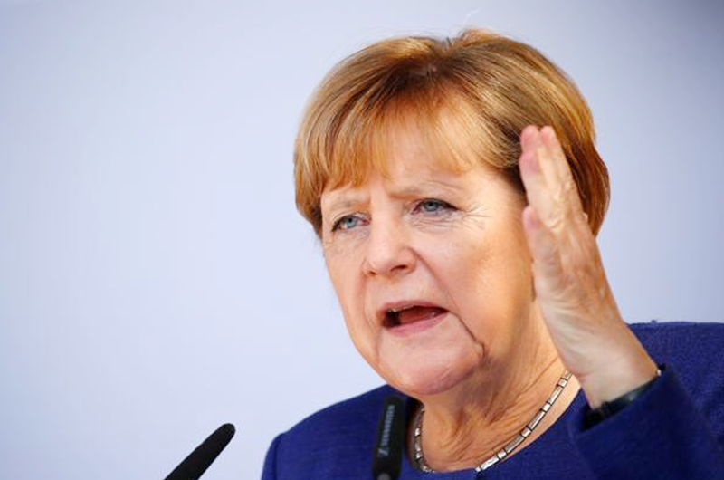 Una pandemia no conoce días festivos: Angela Merkel