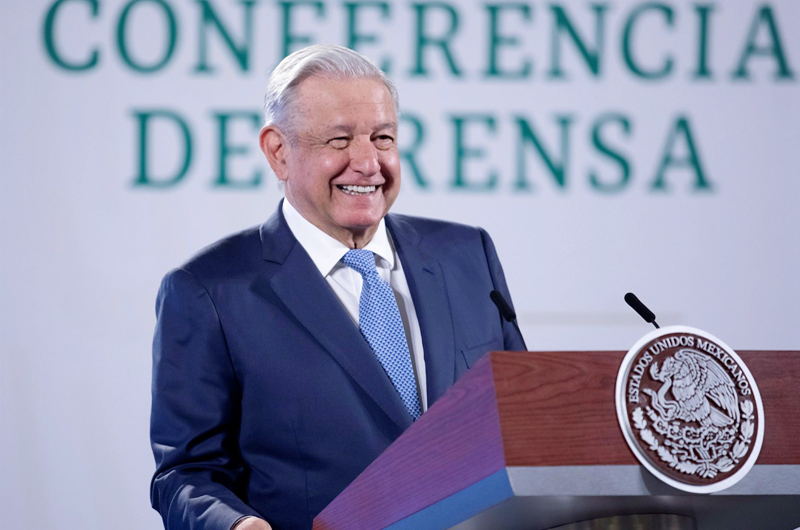 López Obrador asegura que el franquismo está retoñando en España