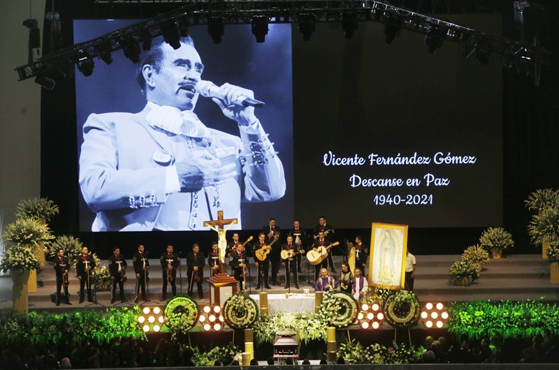El público brindó emotivo adiós a Vicente Fernández, el ‘Charro de Huentitán’