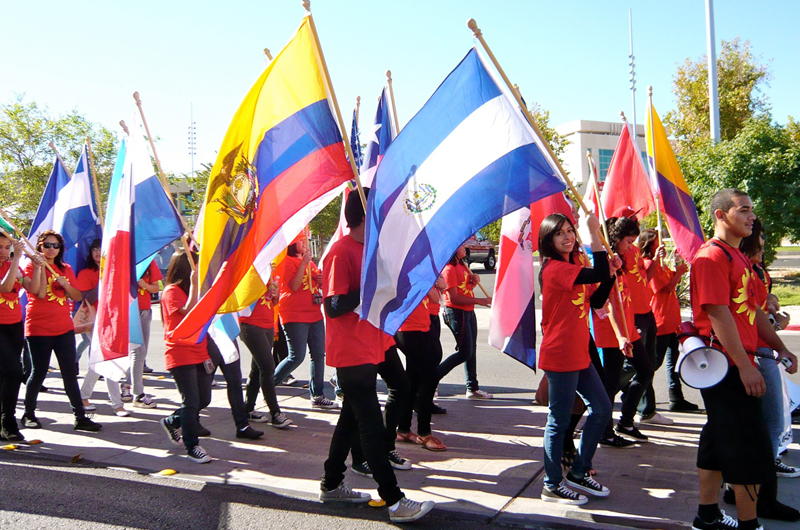 Se aprestan colombianos para celebrar la declaración de su Independencia