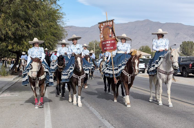 Con Escaramuza Charra... Posada navideña y tradición se dan las manos