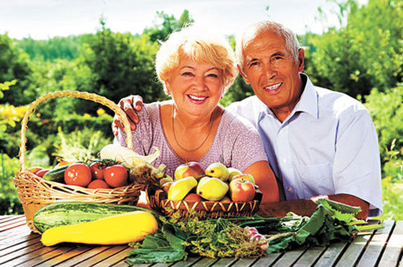 Adulto mayor puede elevar calidad de vida con alimentación adecuada