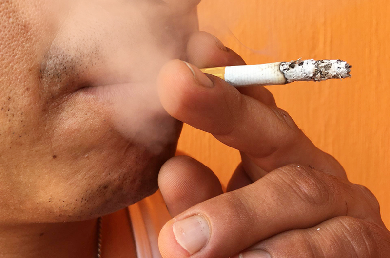 México hace vigente prohibición de consumo de tabaco en espacios públicos