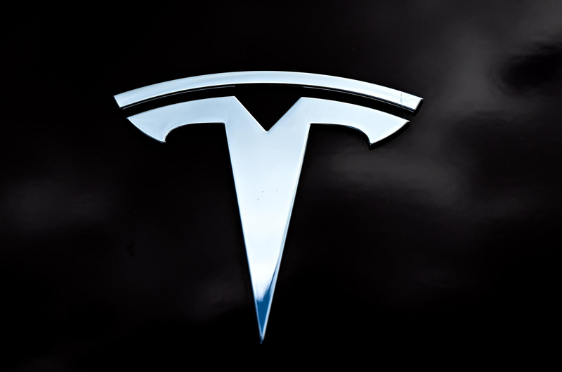 El valor bursátil de Tesla alcanza por primera vez el billón de dólares