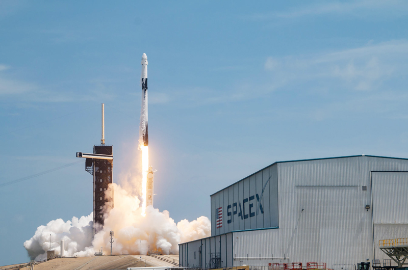 La NASA y SpaceX envían una nueva misión de carga a la EEI