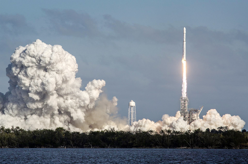 SpaceX enviará dos satélites de EEUU con su poderoso cohete Falcon Heavy