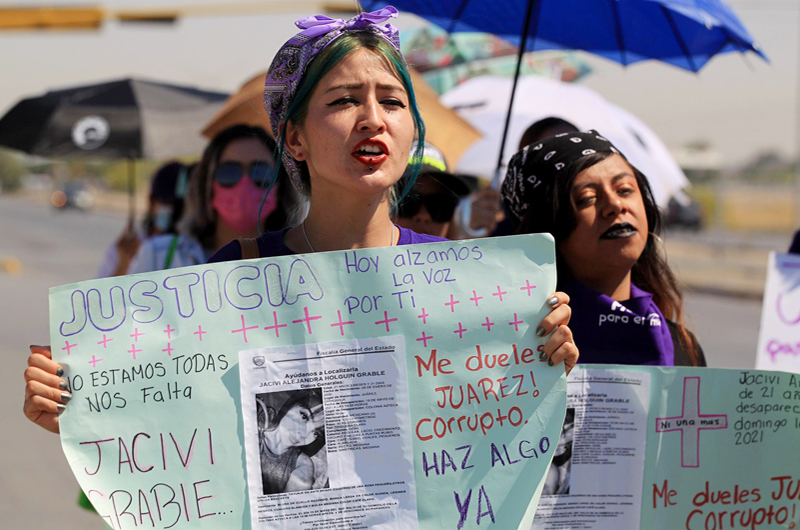 Mexicanos exigen justicia por un feminicidio hace un año en Ciudad Juárez