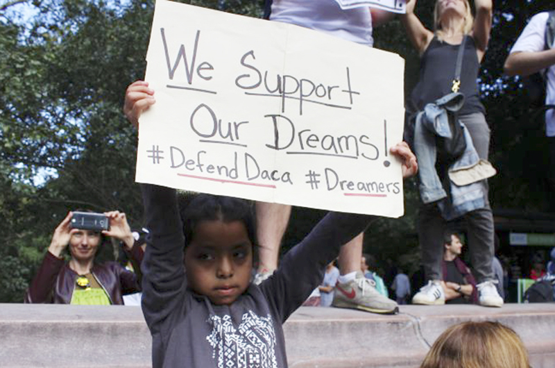 Piden en California restablecer programa para jóvenes “dreamers”