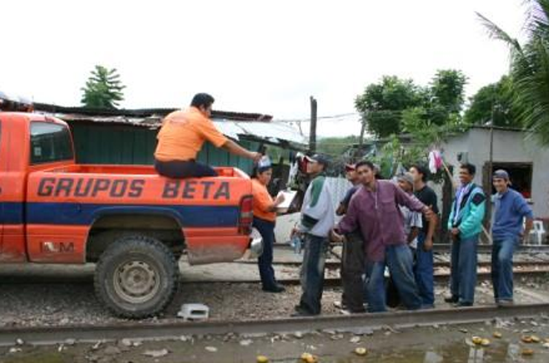 Apoya Grupo Beta a 108 migrantes en frontera de Sonora