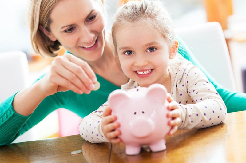 Consejos de mamá durante la niñez ayudan a las finanzas personales