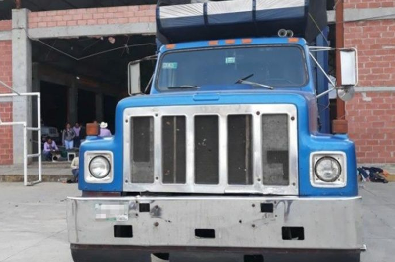 Detienen a sujeto acusado de transportar a 103 migrantes en Veracruz