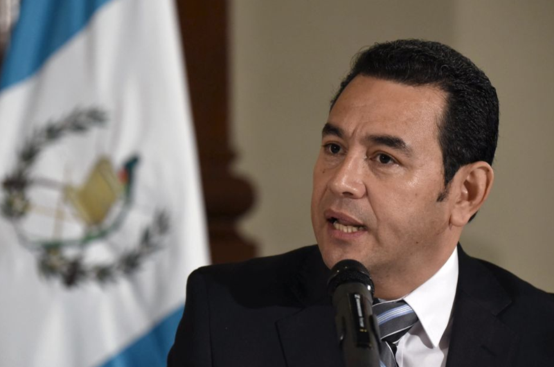 Presidente de Guatemala llega a Israel para abrir embajada en Jerusalén