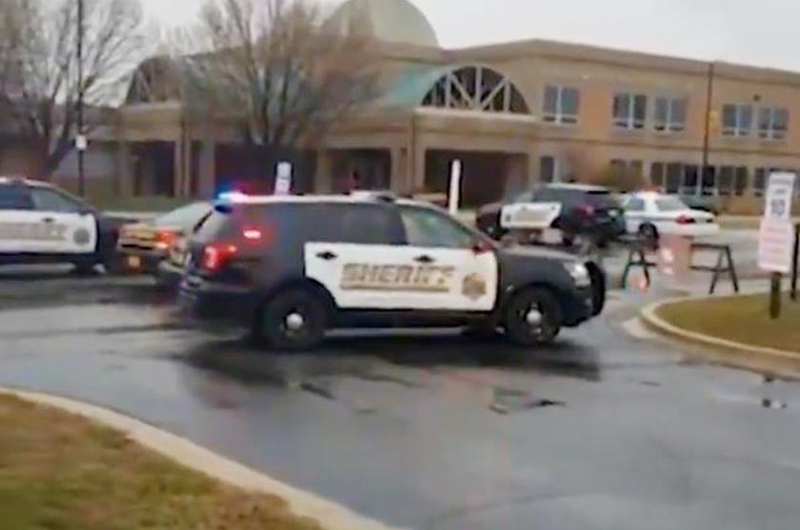 Dos estudiantes heridos y agresor muerto en ataque escolar en Maryland