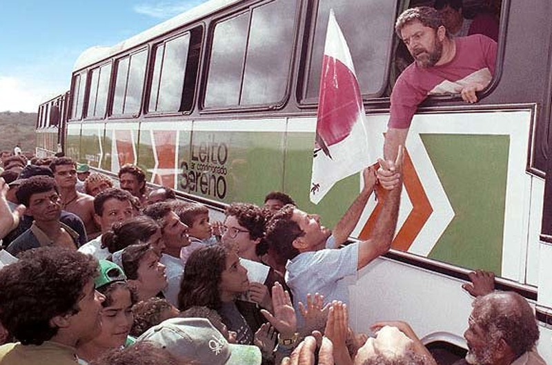 Temen escalada de violencia en Brasil tras ataque a caravana de Lula