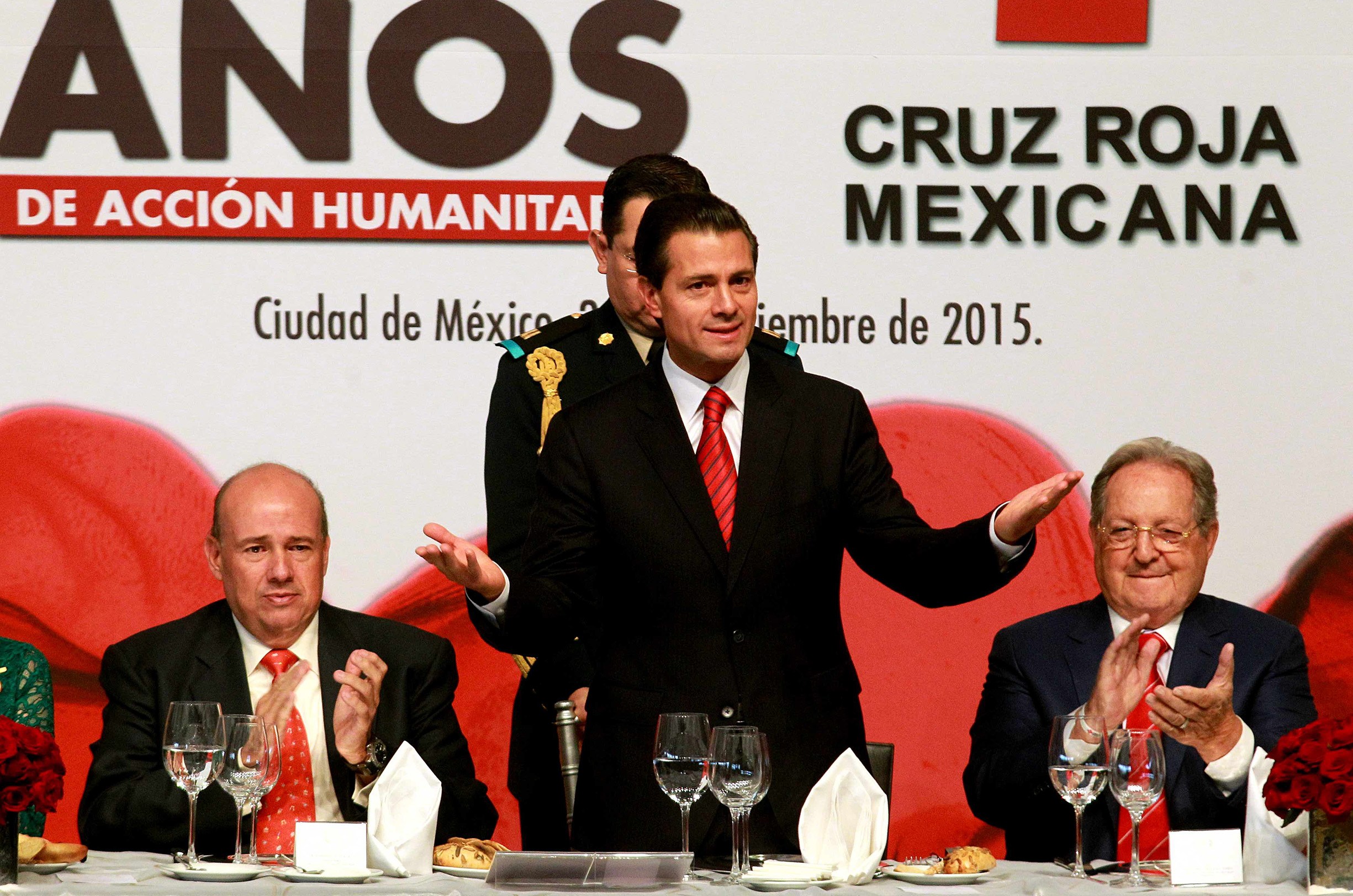 Peña Nieto destaca valor y sacrificio de Cruz Roja Mexicana