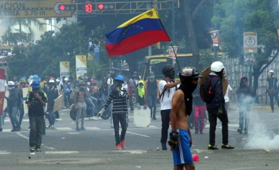 Estados Unidos retira de Venezuela a familiares de diplomáticos