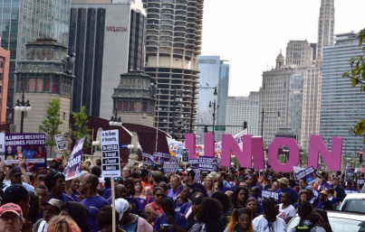 Marchan sindicatos en Los Ángeles por Día del Trabajo en EUA